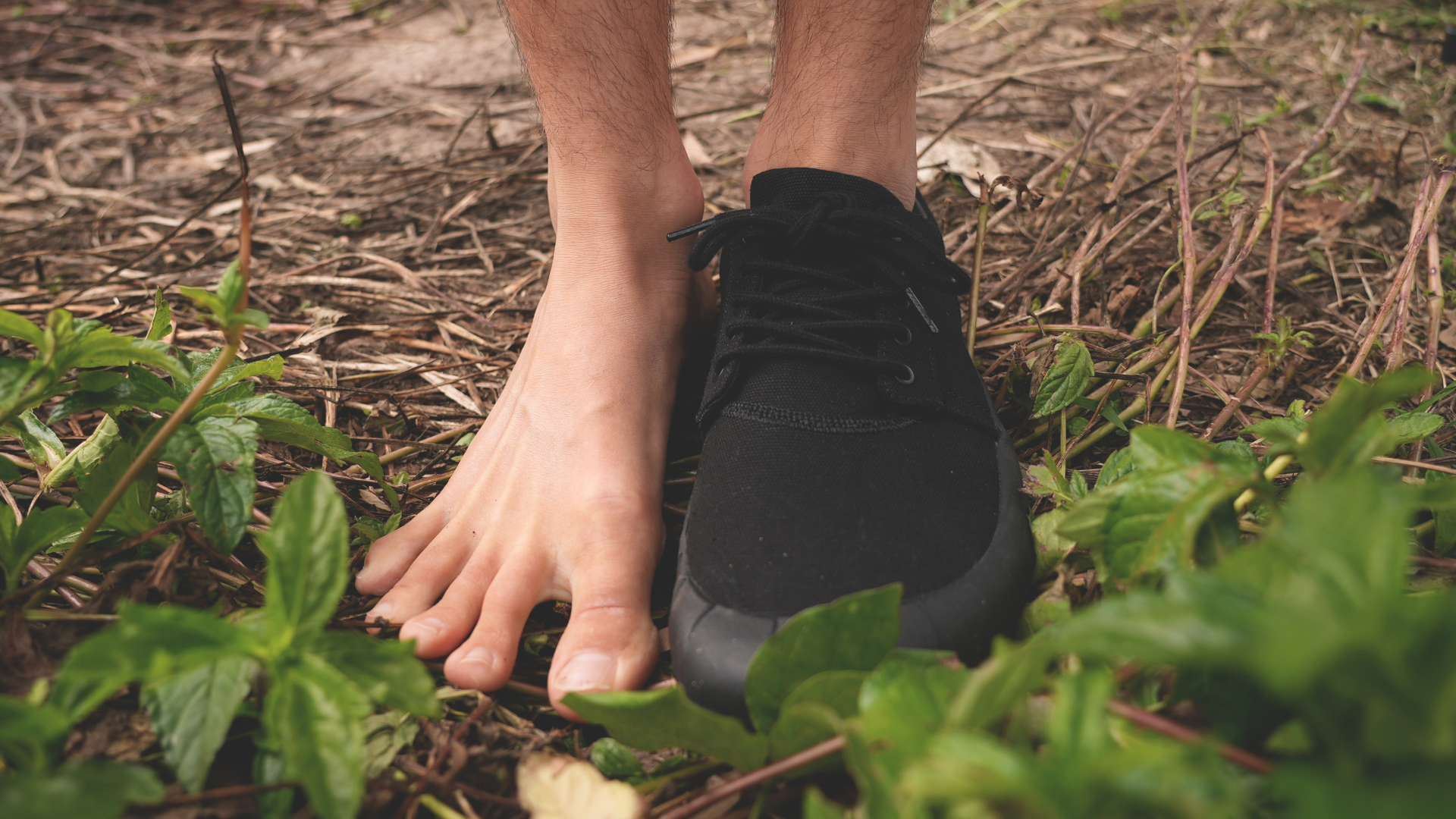 How to Transition to Barefoot Shoes Safely (Beginner Guide to Natural Footwear & Strong Feet)